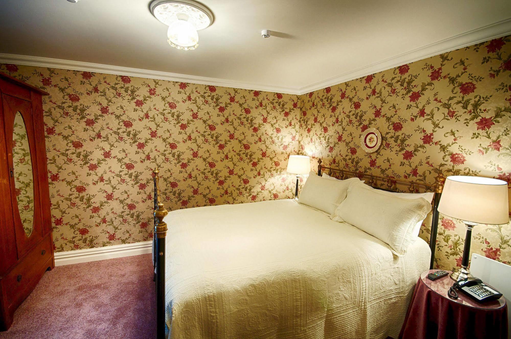 Theatre Royal 4*